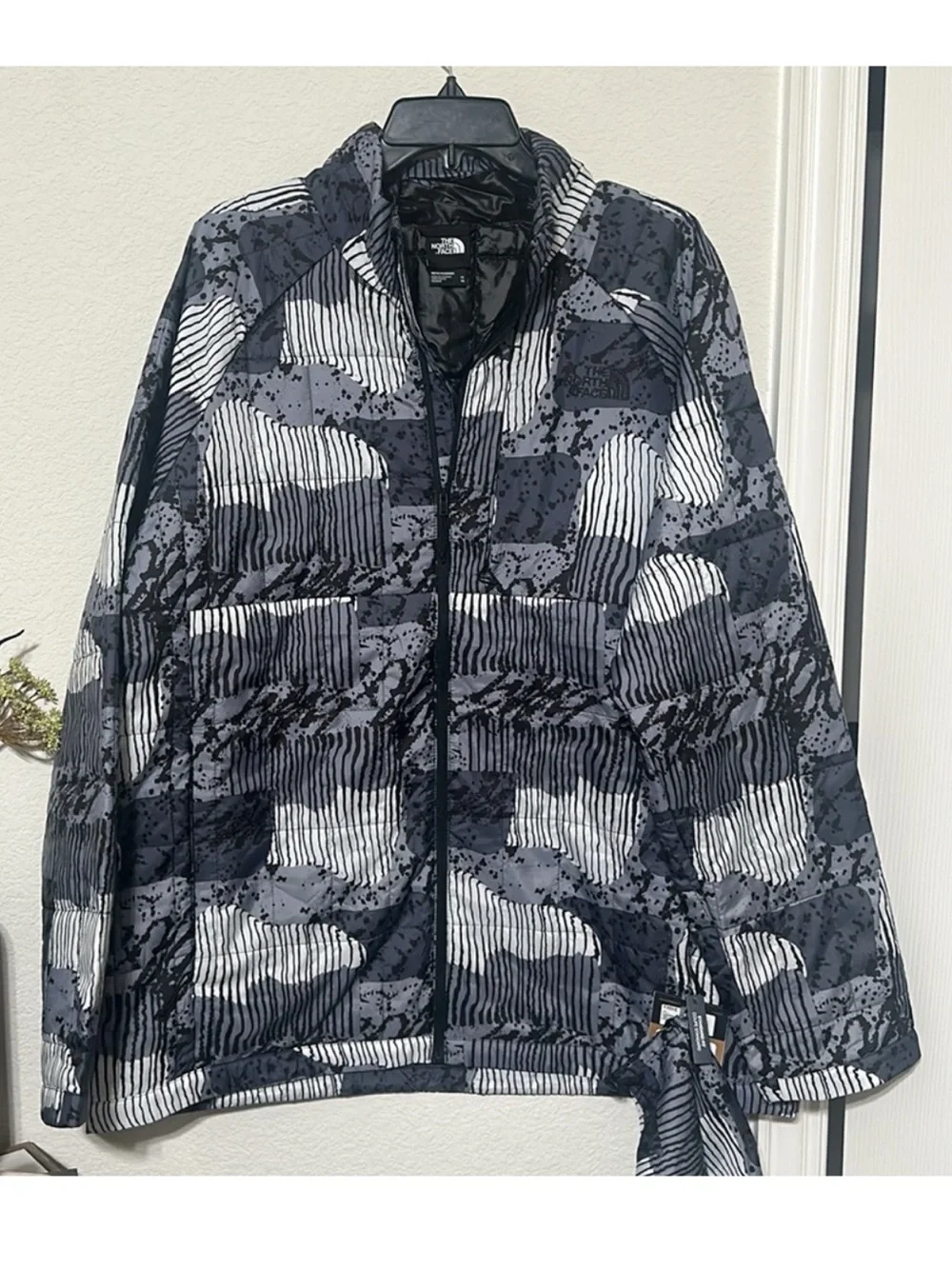 NWT The North Face Long Sleeve Circaloft Abstract Printed Jacket